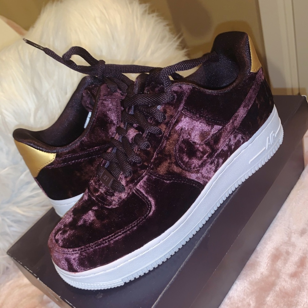 Woman’s Air Force 1